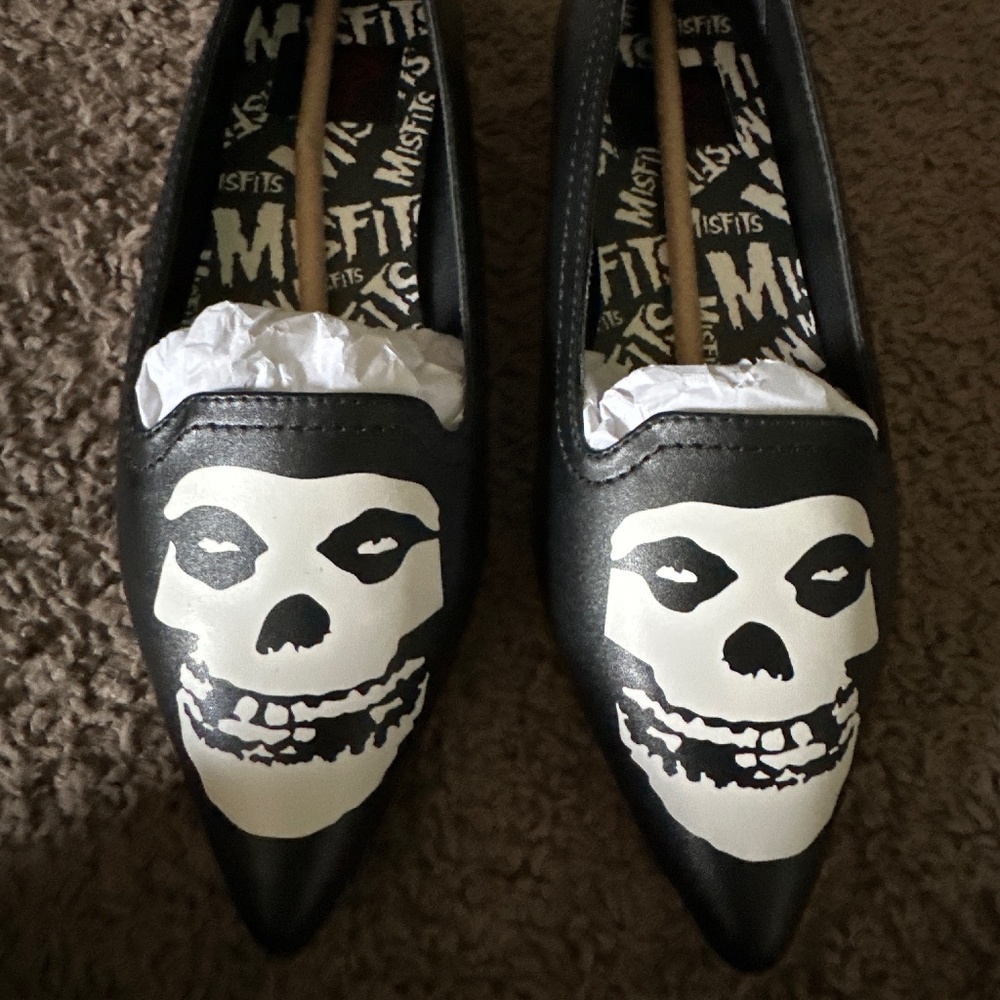Women's Misfits Pointed Ballet Flat